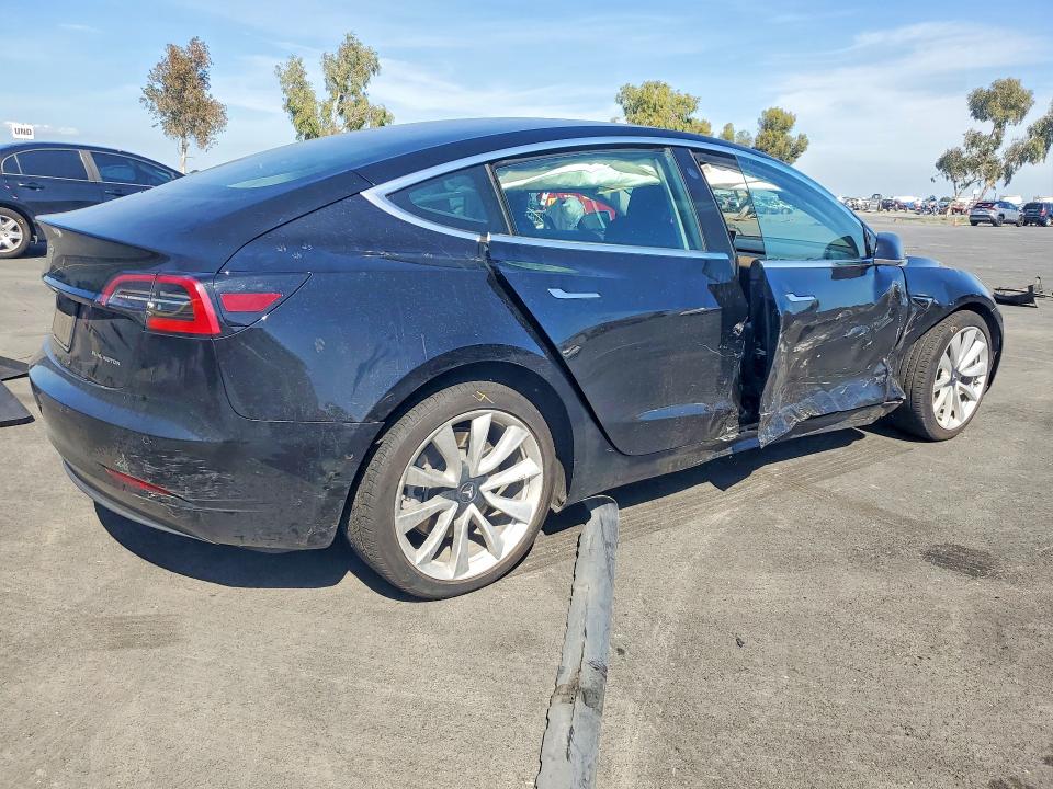 Продажа на аукционе авто 2019 Tesla Model 3, vin: 5YJ3E1EB1KF543120, номер лота: 45490566