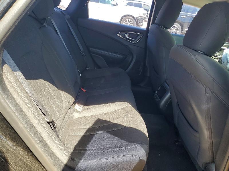 46869076 :رقم المزاد ، 1C3CCCAB2GN137223 vin ، 2016 Chrysler 200 مزاد بيع
