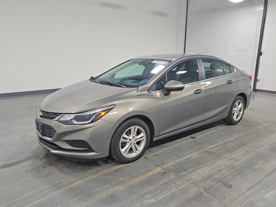 45534336 :رقم المزاد ، 1G1BE5SM9H7130135 vin ، 2017 Chevrolet Cruze مزاد بيع