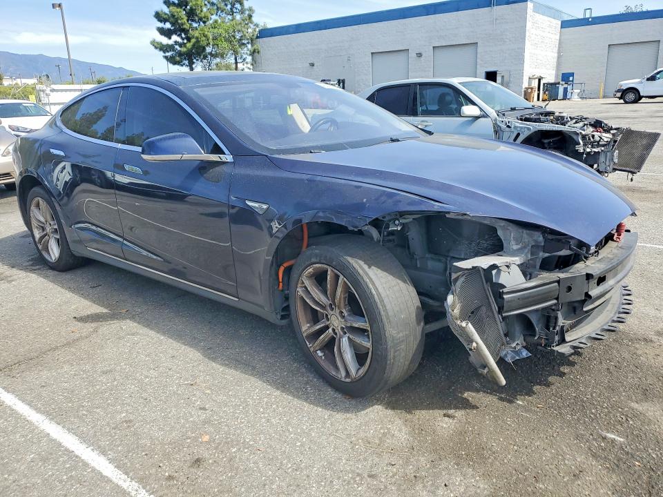 45507786 :رقم المزاد ، 5YJSA1H18EFP52997 vin ، 2014 Tesla Model S مزاد بيع