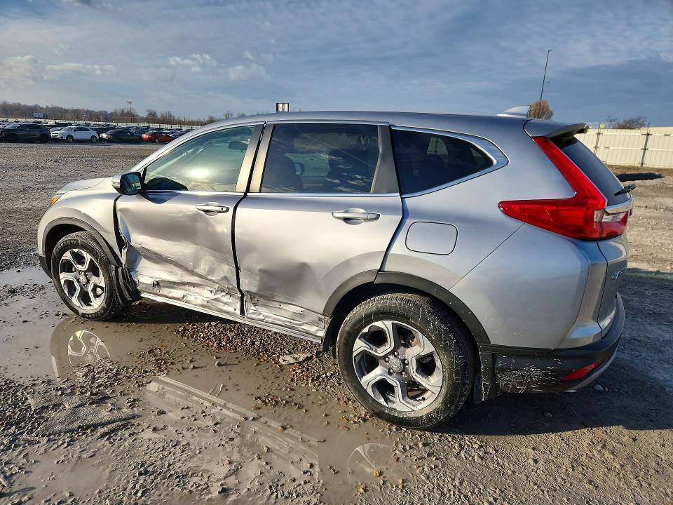 46841786 :رقم المزاد ، 7FARW2H55JE105366 vin ، 2018 Honda Cr-v مزاد بيع