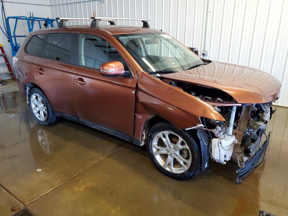46834136 :رقم المزاد ، JA4AZ3A34EZ003713 vin ، 2014 Mitsubishi Outlander مزاد بيع