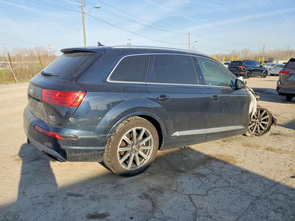 47230946 :رقم المزاد ، WA1VAAF71HD015716 vin ، 2017 Audi Q7 مزاد بيع