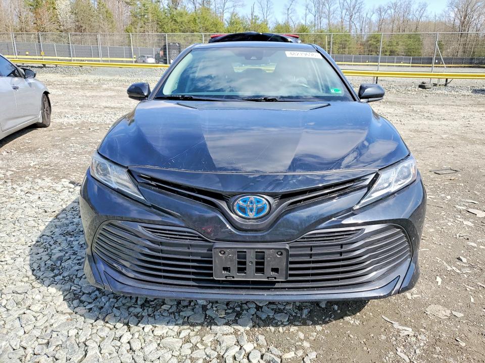 51338486 :رقم المزاد ، 4T1C31AK7LU520456 vin ، 2020 Toyota Camry Hybrid مزاد بيع