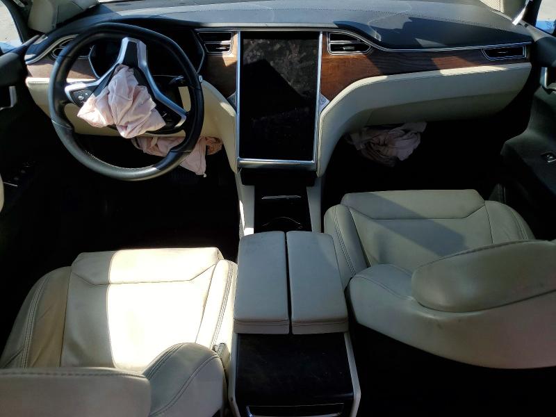 2017 Tesla Model X მანქანა იყიდება აუქციონზე, vin: 5YJXCAE27HF077113, აუქციონის ნომერი: 45677176
