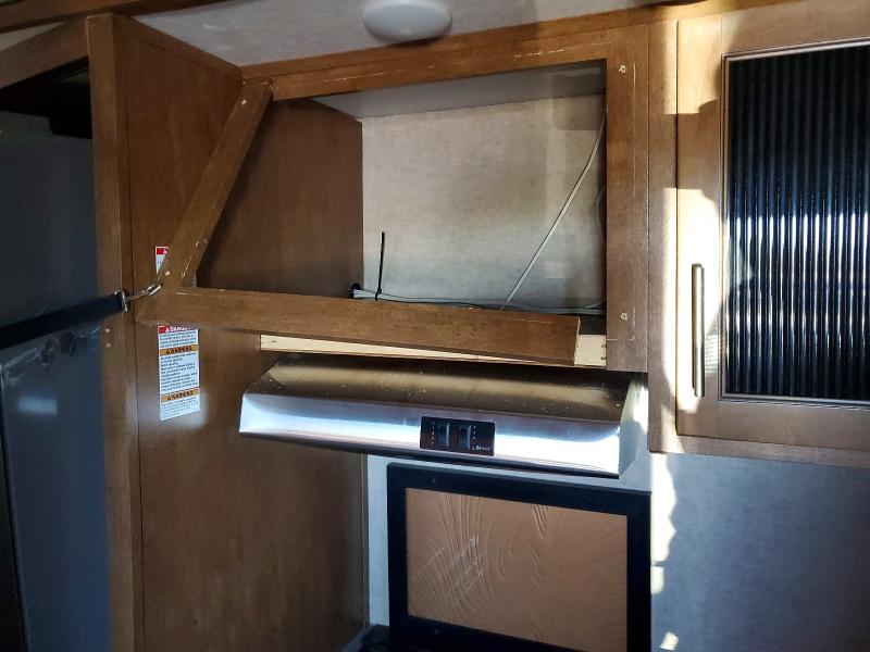 52206636 :رقم المزاد ، 4X4FSRF24H3012125 vin ، 2017 Foresriver 5th Wheel مزاد بيع