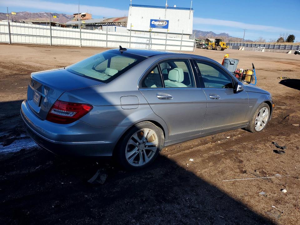 Продаж на аукціоні авто 2012 Mercedes-benz C, vin: WDDGF4HBXCA656186, номер лоту: 41647776