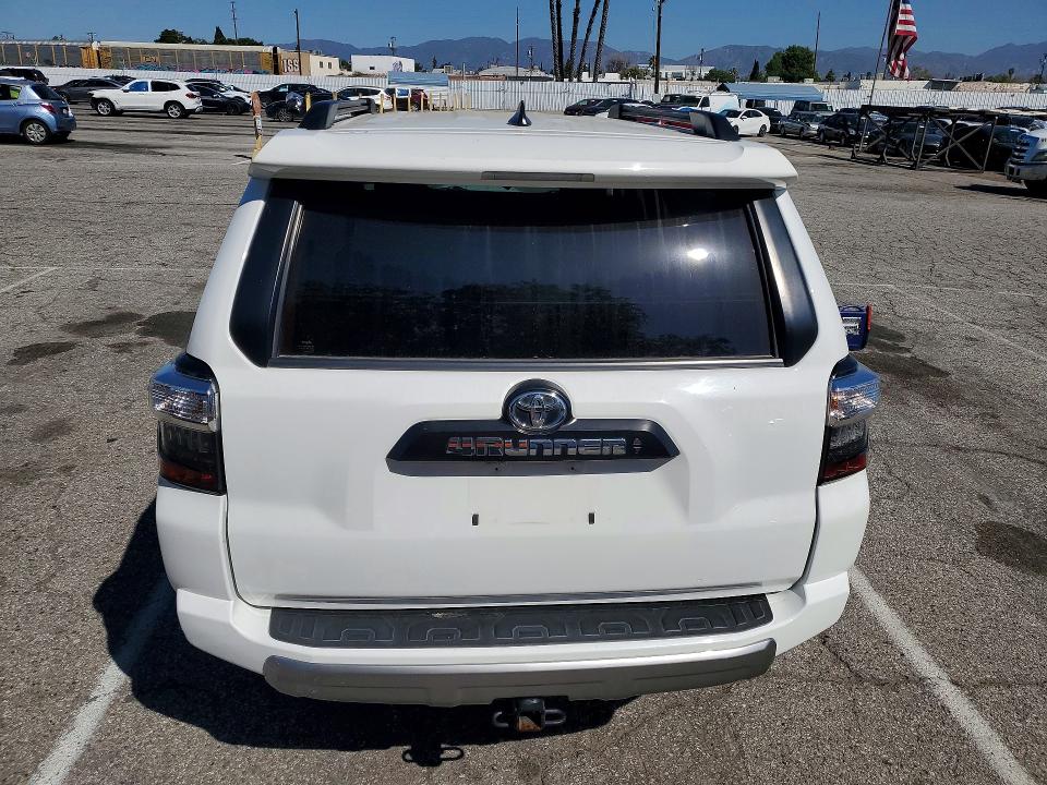 77237575 :رقم المزاد ، JTERU5JR1N6007335 vin ، 2022 Toyota 4runner مزاد بيع
