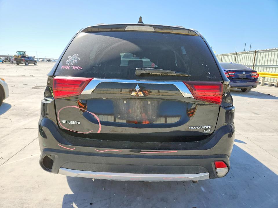 47043906 :رقم المزاد ، JA4AD3A3XJZ004857 vin ، 2018 Mitsubishi Outlander مزاد بيع