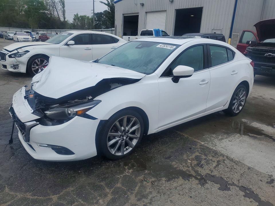 47524116 :رقم المزاد ، 3MZBN1W30JM181002 vin ، 2018 Mazda 3 مزاد بيع