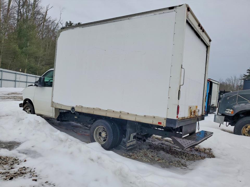 41637436 :رقم المزاد ، 1GB3G2CGXF1265660 vin ، 2015 Chevrolet Express G3500 مزاد بيع