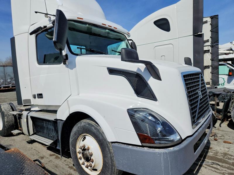 Продаж на аукціоні авто 2017 Volvo Vnl, vin: 4V4N39TGXHN988160, номер лоту: 46199466