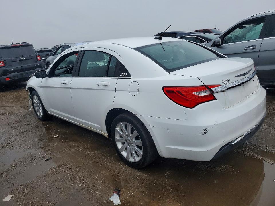 41702896 :رقم المزاد ، 1C3CCBBB4DN672901 vin ، 2013 Chrysler 200 مزاد بيع