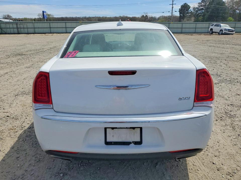 46564116 :رقم المزاد ، 2C3CCAAG8FH792493 vin ، 2015 Chrysler 300 مزاد بيع