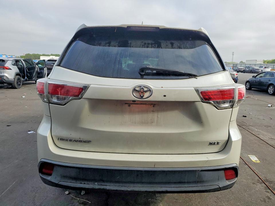 79609945 :رقم المزاد ، 5TDKKRFH5FS073942 vin ، 2015 Toyota Highlander مزاد بيع
