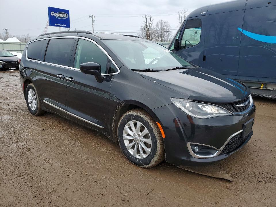 2017 Chrysler Pacifica მანქანა იყიდება აუქციონზე, vin: 2C4RC1BG4HR821439, აუქციონის ნომერი: 46770256