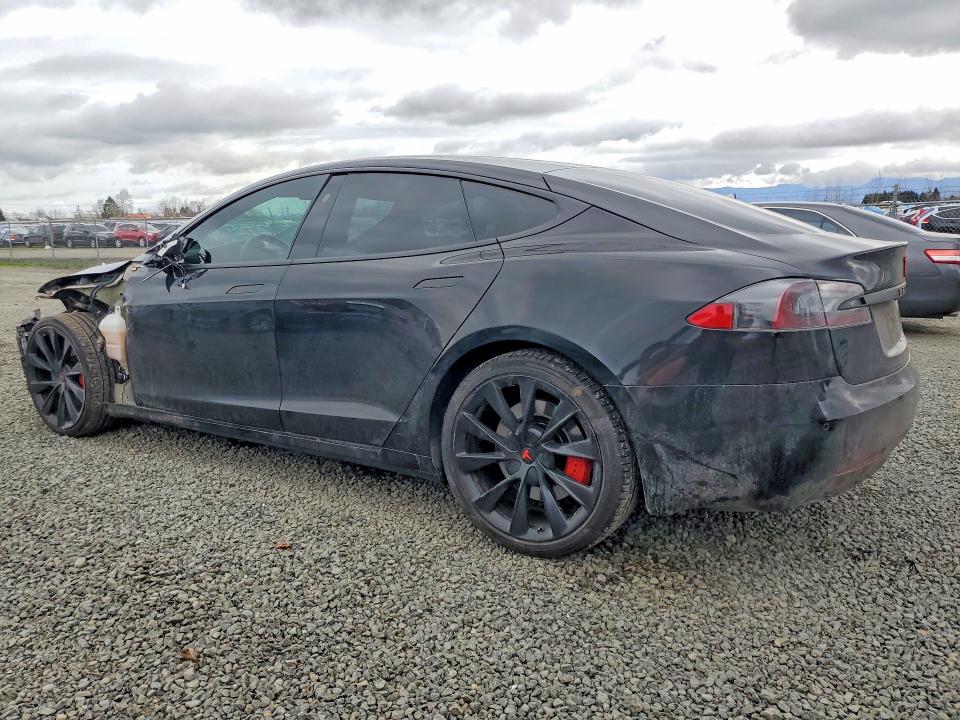 79712635 :رقم المزاد ، 5YJSA1E22KF332497 vin ، 2019 Tesla Model S مزاد بيع
