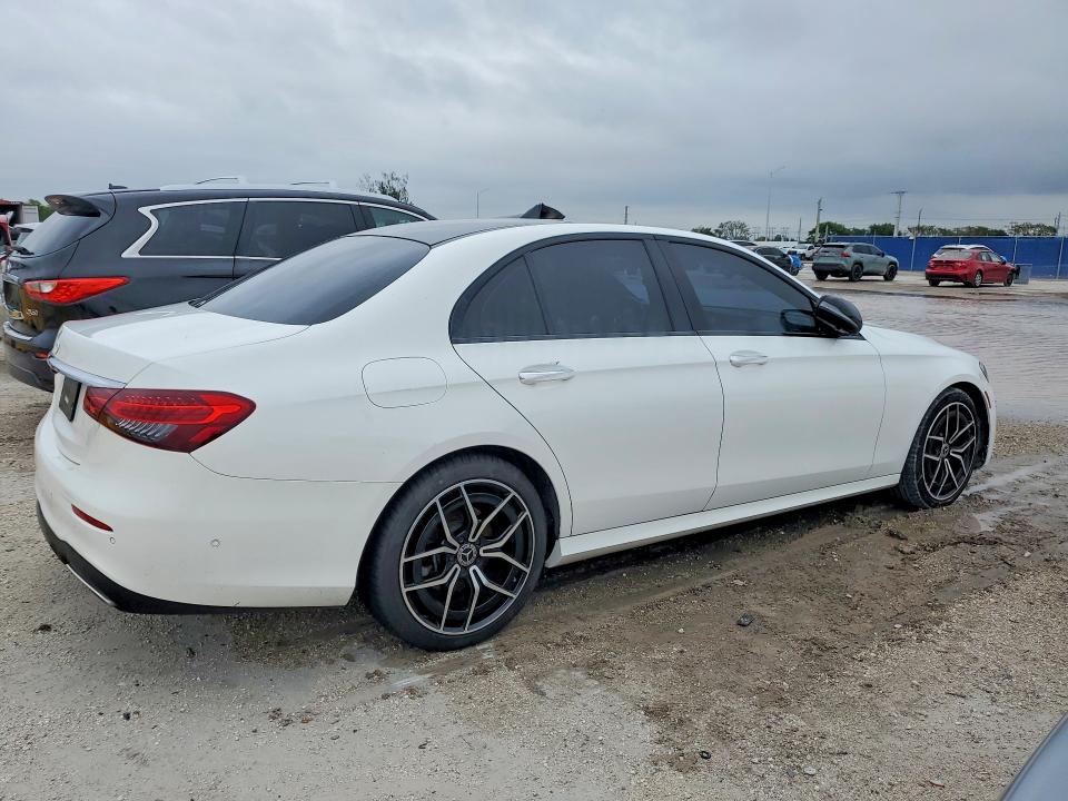 2021 Mercedes-benz E მანქანა იყიდება აუქციონზე, vin: W1KZF8DBXMA920742, აუქციონის ნომერი: 46435346