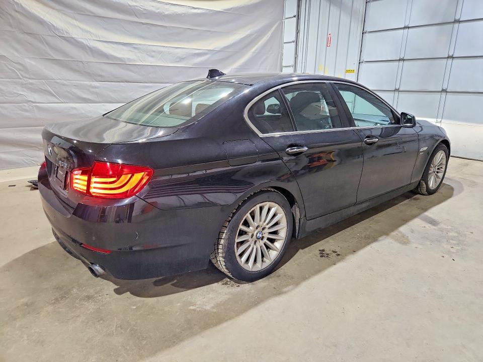 2011 Bmw 5 Series მანქანა იყიდება აუქციონზე, vin: WBAFU7C58BC876733, აუქციონის ნომერი: 47001126