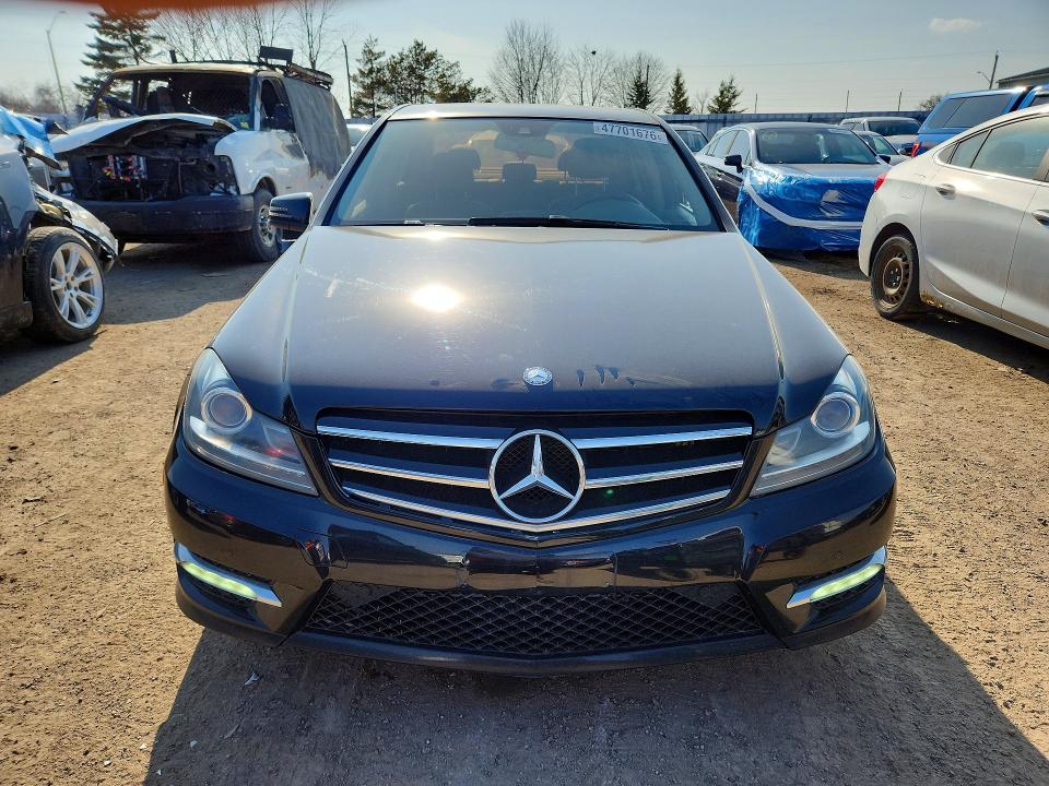 Продажа на аукционе авто 2014 Mercedes-benz C, vin: WDDGF8ABXEA944262, номер лота: 47701676