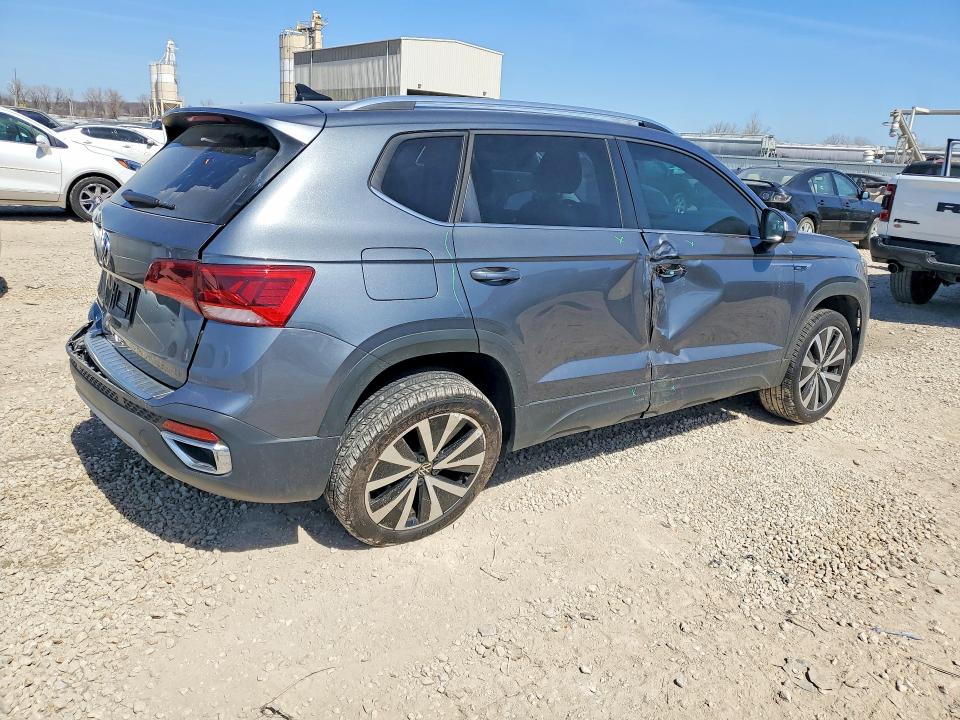2022 Volkswagen Taos მანქანა იყიდება აუქციონზე, vin: 3VVRX7B20NM042281, აუქციონის ნომერი: 46747406