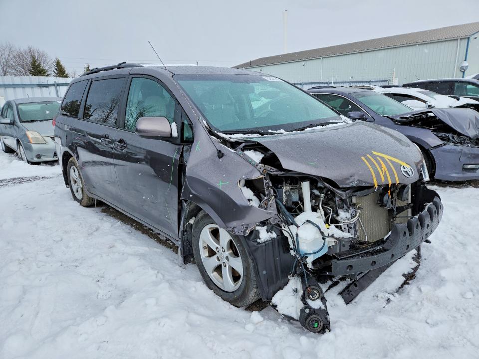 Продажа на аукционе авто 2014 Toyota Sienna, vin: 5TDKK3DC8ES476963, номер лота: 45604256