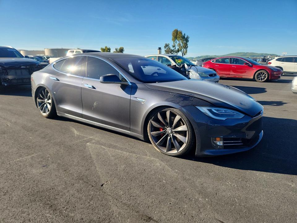 79977675 :رقم المزاد ، 5YJSA1E44GF146906 vin ، 2016 Tesla Model S مزاد بيع