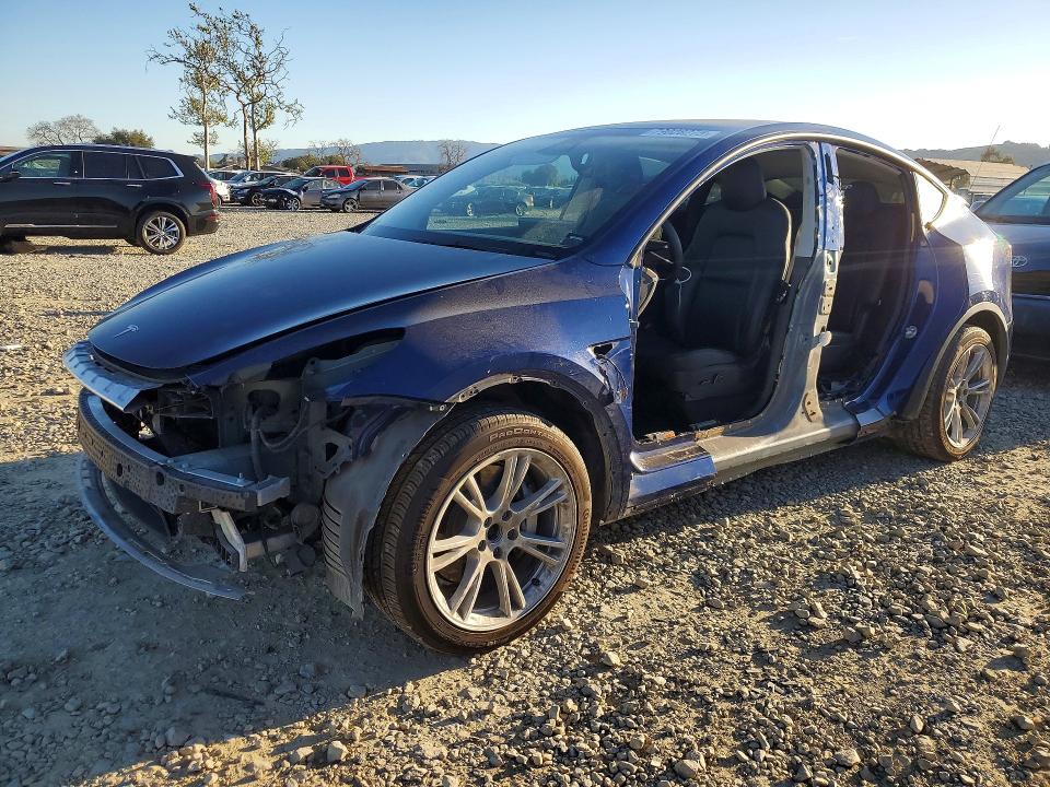 Auction sale of the 2022 Tesla Model Y, vin: 7SAYGAEE2NF553480, lot number: 79028275