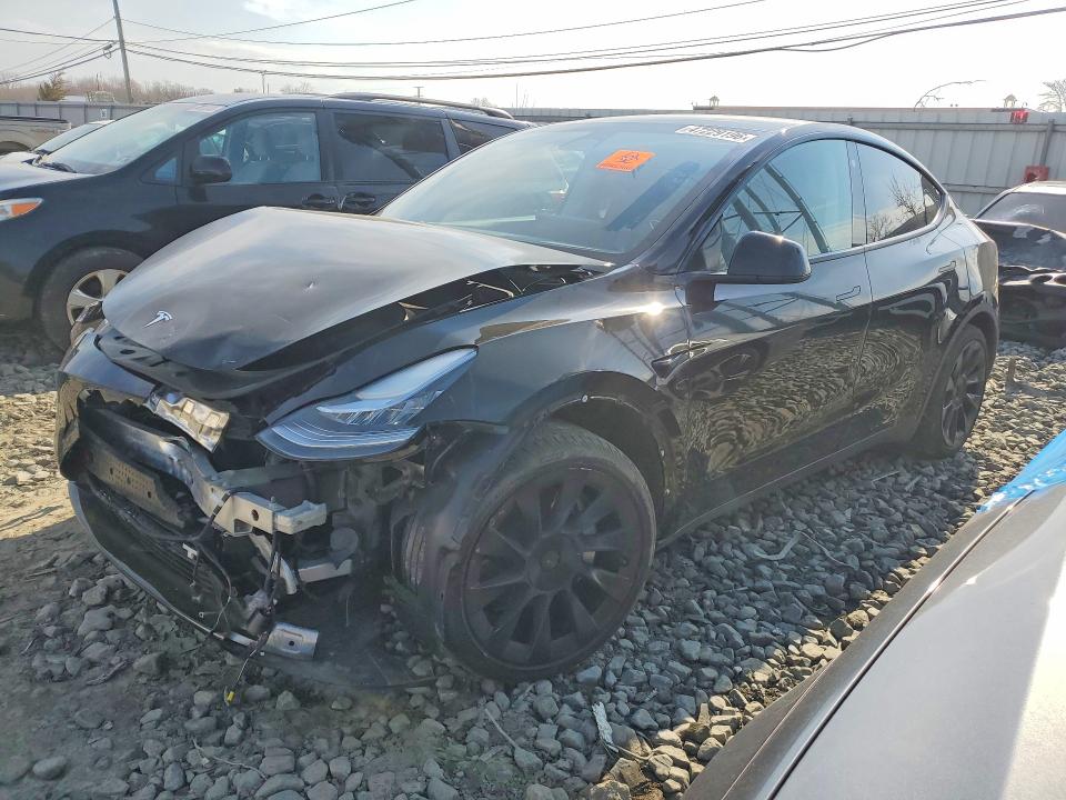 47229196 :رقم المزاد ، 7SAYGAEE7NF314992 vin ، 2022 Tesla Model Y مزاد بيع