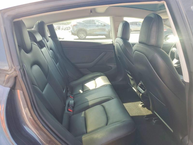 47172686 :رقم المزاد ، 5YJ3E1EA6JF158271 vin ، 2018 Tesla Model 3 مزاد بيع