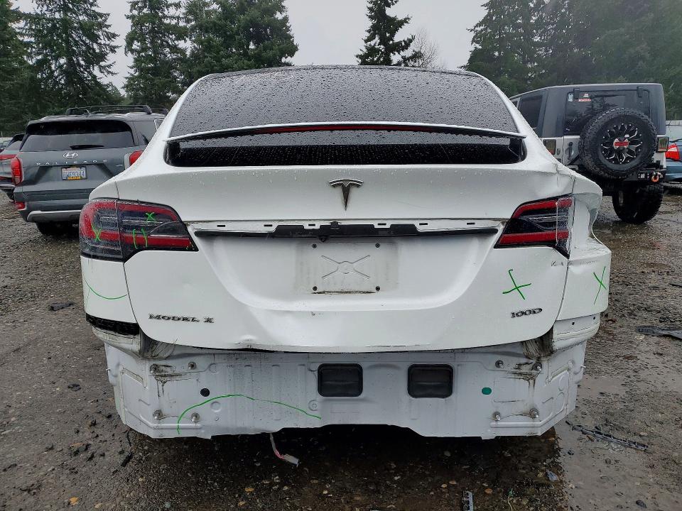 46353546 :رقم المزاد ، 5YJXCBE22JF141666 vin ، 2018 Tesla Model X مزاد بيع