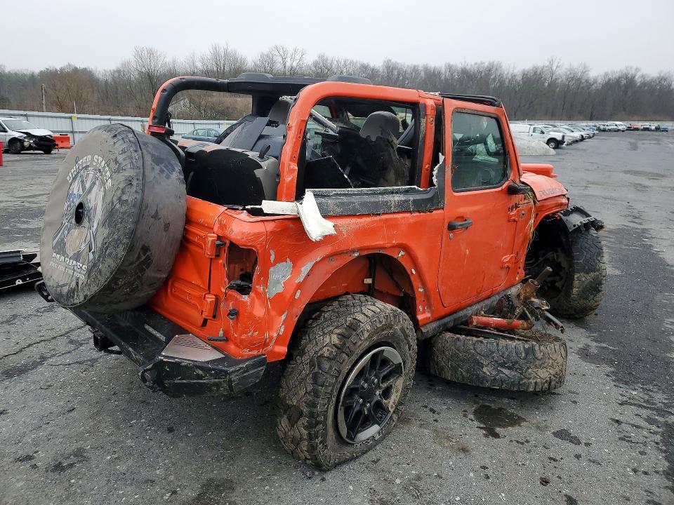 41928616 :رقم المزاد ، 1C4HJXCG3JW261042 vin ، 2018 Jeep Wrangler مزاد بيع