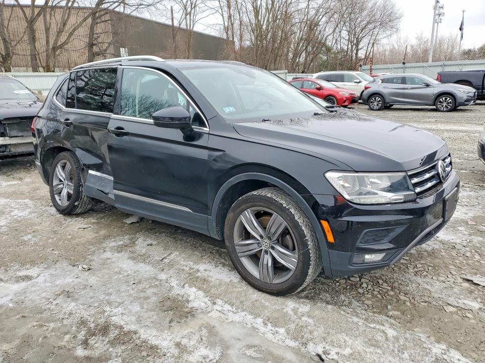 72835045 :رقم المزاد ، 3VV2B7AXXLM181795 vin ، 2020 Volkswagen Tiguan مزاد بيع