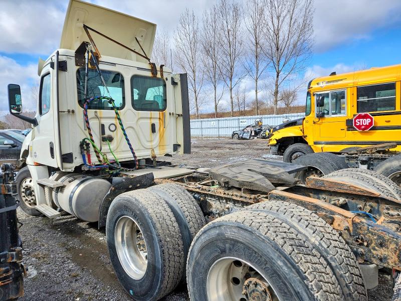 Продаж на аукціоні авто 2018 Freightliner Cascadia 126, vin: 3AKJHLDV7JSJS4137, номер лоту: 45759046