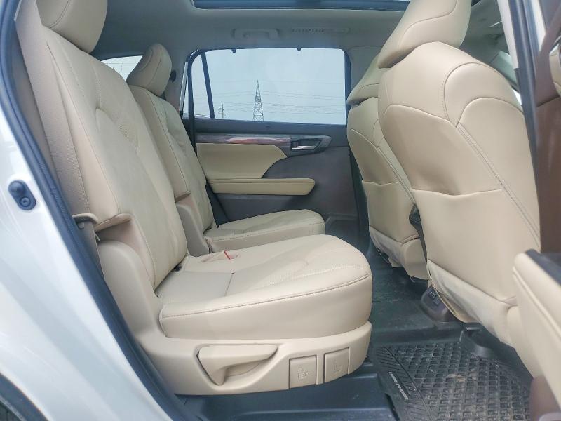 Продаж на аукціоні авто 2021 Toyota Highlander, vin: 5TDFZRBH8MS102172, номер лоту: 46546176