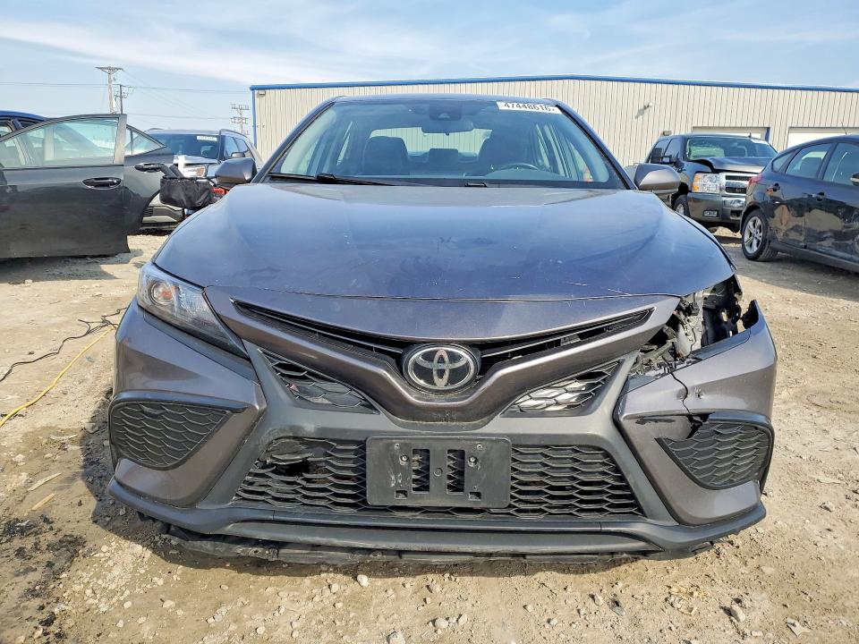 2021 Toyota Camry მანქანა იყიდება აუქციონზე, vin: 4T1G11AK0MU470038, აუქციონის ნომერი: 47448616