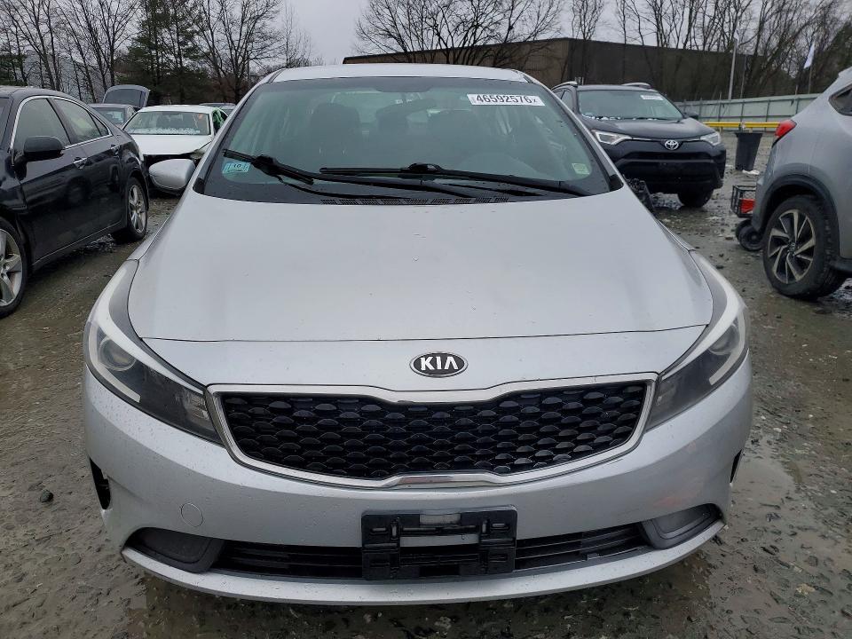 46592576 :رقم المزاد ، 3KPFL4A7XJE172212 vin ، 2018 Kia Forte مزاد بيع