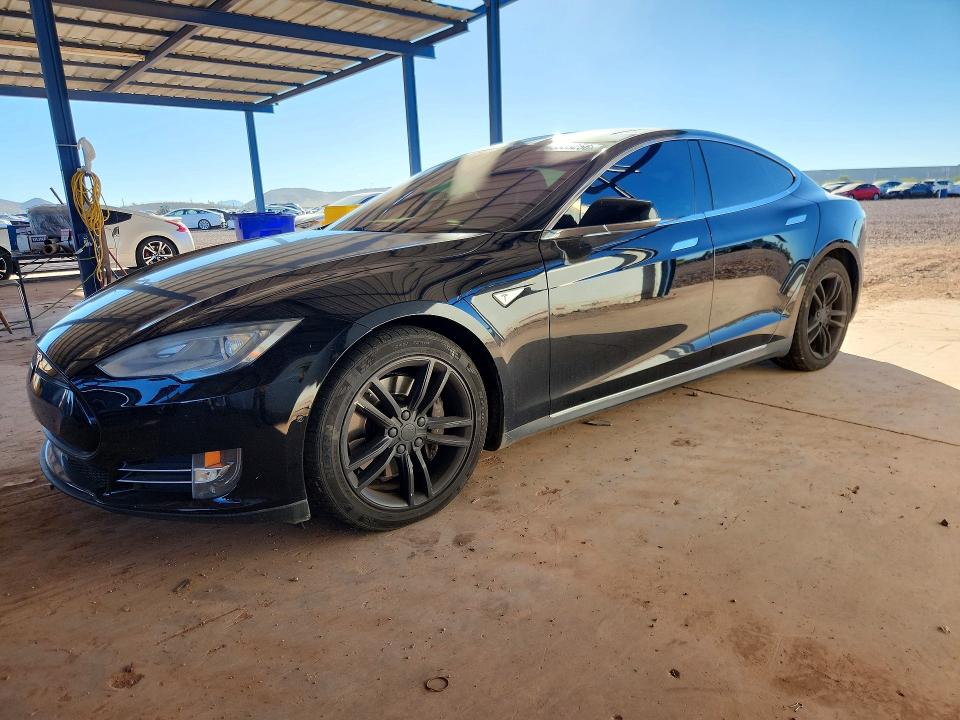 2015 Tesla Model S მანქანა იყიდება აუქციონზე, vin: 5YJSA1H25FF086482, აუქციონის ნომერი: 45603256