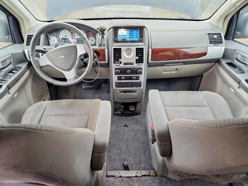 2010 Chrysler Town & Country მანქანა იყიდება აუქციონზე, vin: 2A4RR5D14AR415384, აუქციონის ნომერი: 41638986