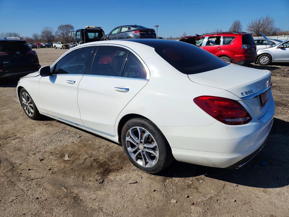 41951426 :رقم المزاد ، 55SWF4KB1FU052762 vin ، 2015 Mercedes Benz C مزاد بيع