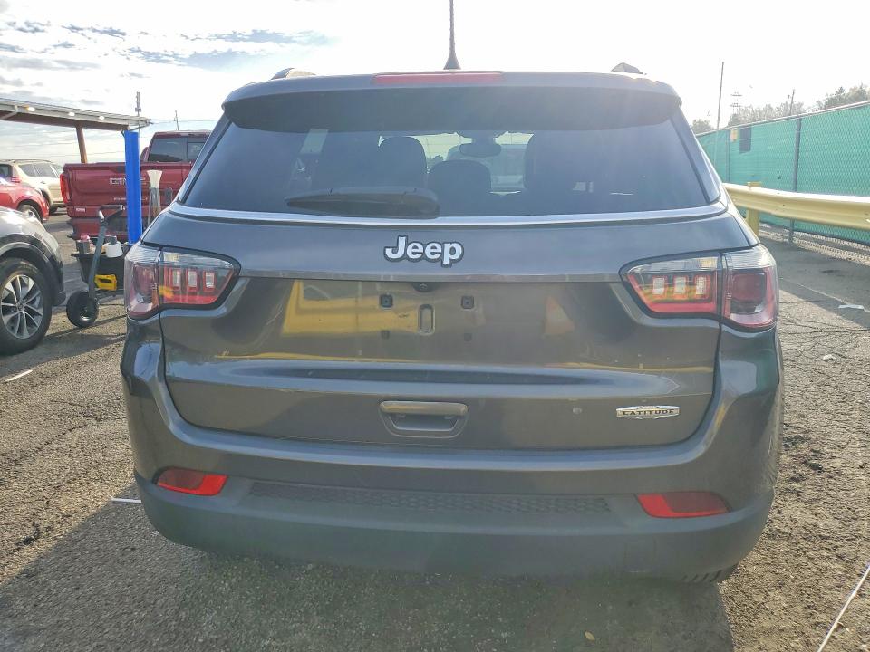 46878766 :رقم المزاد ، 3C4NJCBB9HT647630 vin ، 2017 Jeep Compass مزاد بيع