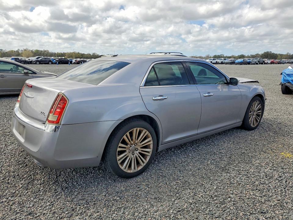 2014 Chrysler 300c მანქანა იყიდება აუქციონზე, vin: 2C3CCAET9EH382923, აუქციონის ნომერი: 41706976