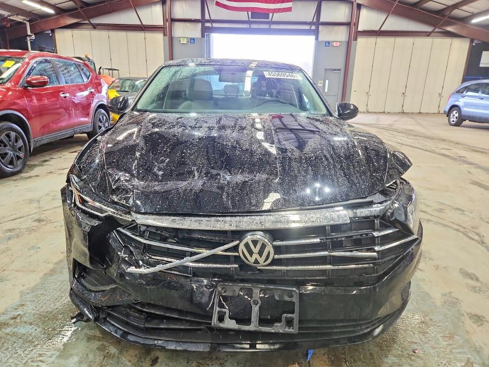 45569546 :رقم المزاد ، 3VWC57BU0MM077703 vin ، 2021 Volkswagen Jetta مزاد بيع
