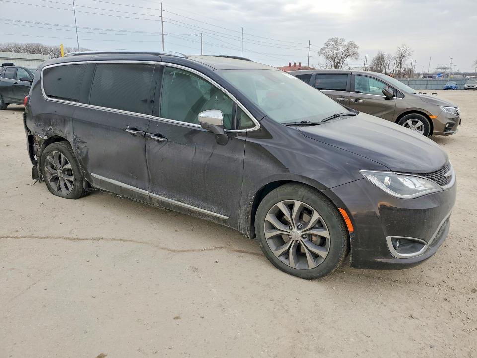 Продажа на аукционе авто 2017 Chrysler Pacifica, vin: 2C4RC1GG3HR656590, номер лота: 47553646