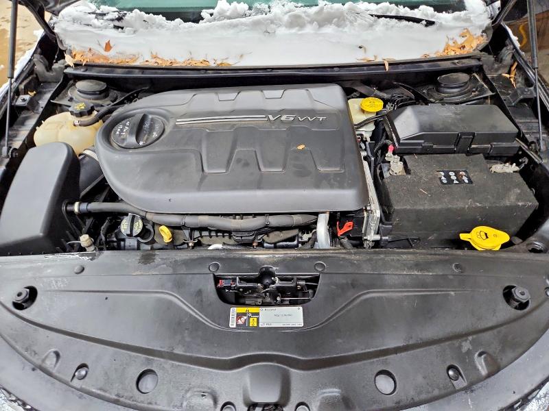 42042956 :رقم المزاد ، 1C3CCCCG9FN672220 vin ، 2015 Chrysler 200 مزاد بيع
