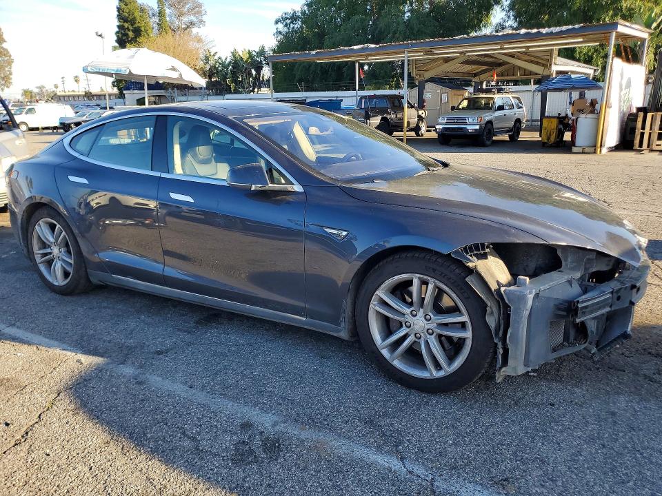 79618435 :رقم المزاد ، 5YJSA1H14EFP56139 vin ، 2014 Tesla Model S مزاد بيع