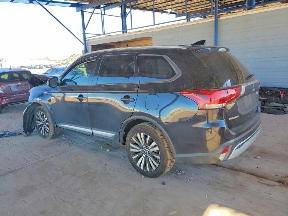 2020 Mitsubishi Outlander მანქანა იყიდება აუქციონზე, vin: JA4AD2A34LZ015723, აუქციონის ნომერი: 47070266