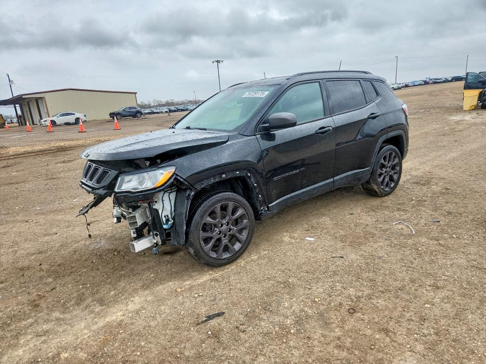 79729175 :رقم المزاد ، 3C4NJDEB4MT513555 vin ، 2021 Jeep Compass مزاد بيع