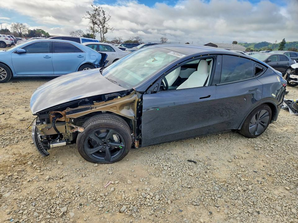 2026 Tesla Model Y მანქანა იყიდება აუქციონზე, vin: 7SAYGDED3TF399691, აუქციონის ნომერი: 77625685