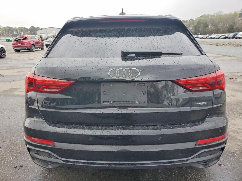 77869615 :رقم المزاد ، WA1EECF36M1021231 vin ، 2021 Audi Q3 مزاد بيع